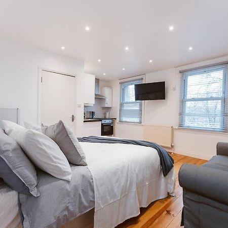 Your Lovely Studio Flat- West3 伦敦 外观 照片