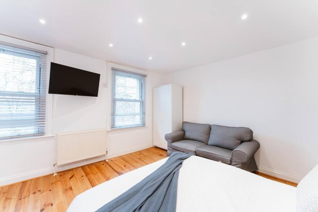 Your Lovely Studio Flat- West3 伦敦 外观 照片